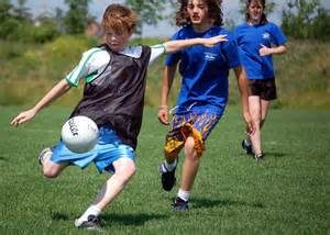 kids-playing-soccer