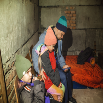 Ukraine father and two kids 348